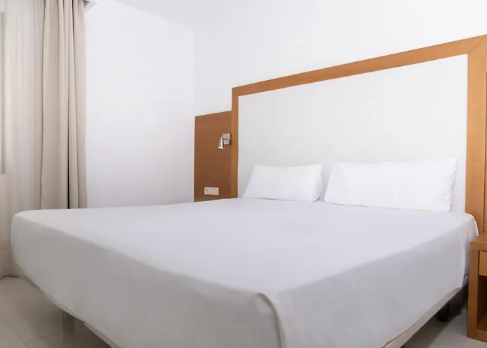 Hesperia Bristol Playa Апартаменты *